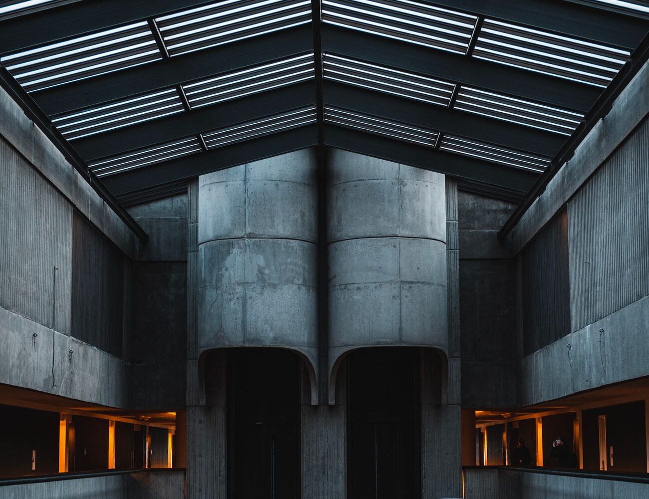 Board-marked concrete detail