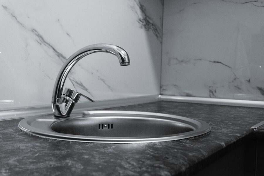 New kitchen faucet installation